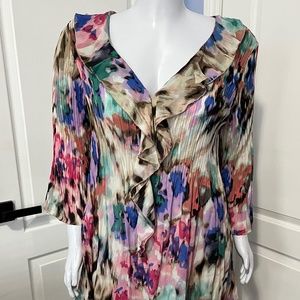 BEAUTIFUL PLEATED RUFFLED 3/4 SLEEVE FLORAL TOP LIKE NEW 3X